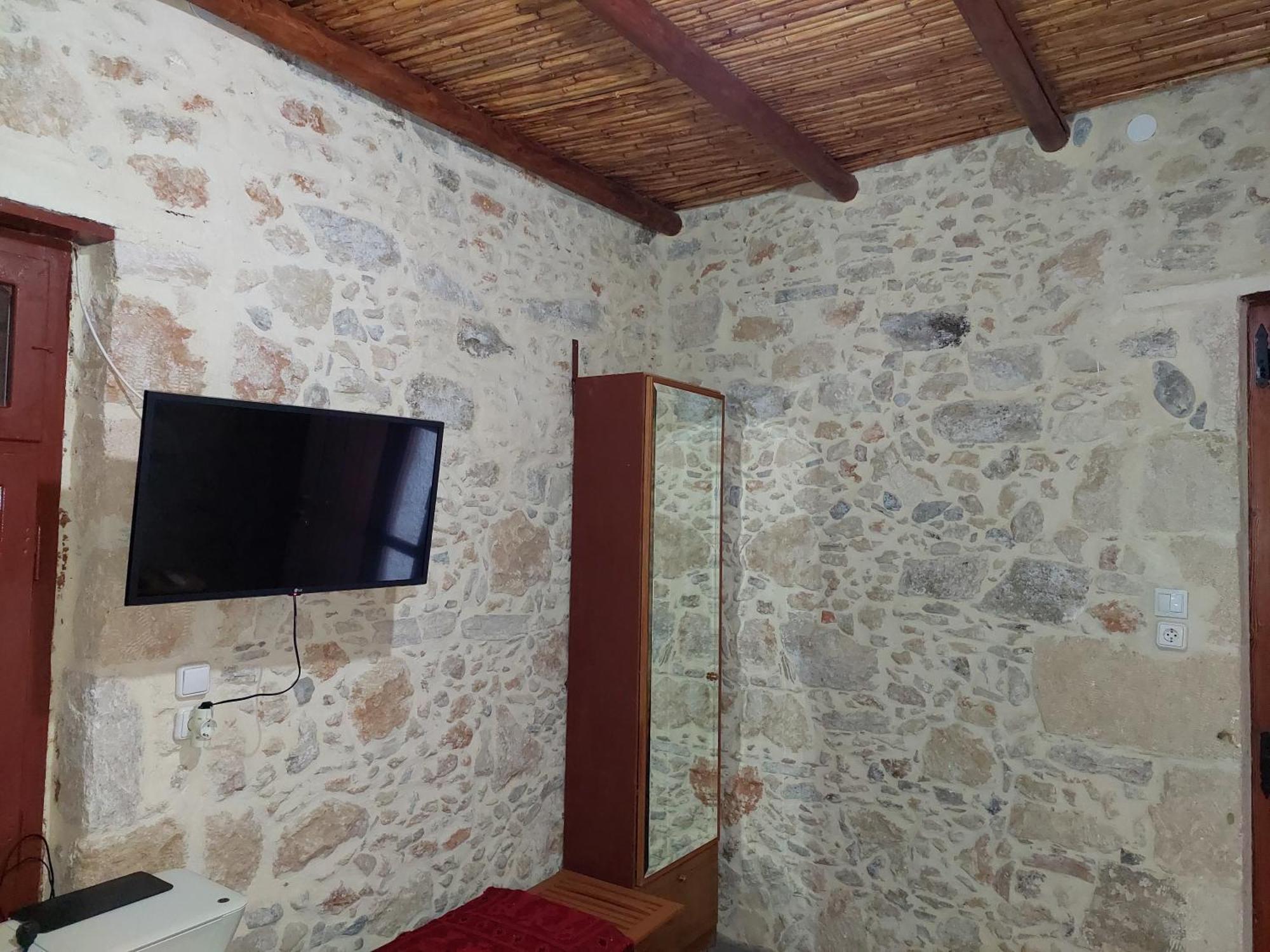 شقة Sofiana'S Garden Retreat With Private Pool Dhrapaniás الغرفة الصورة