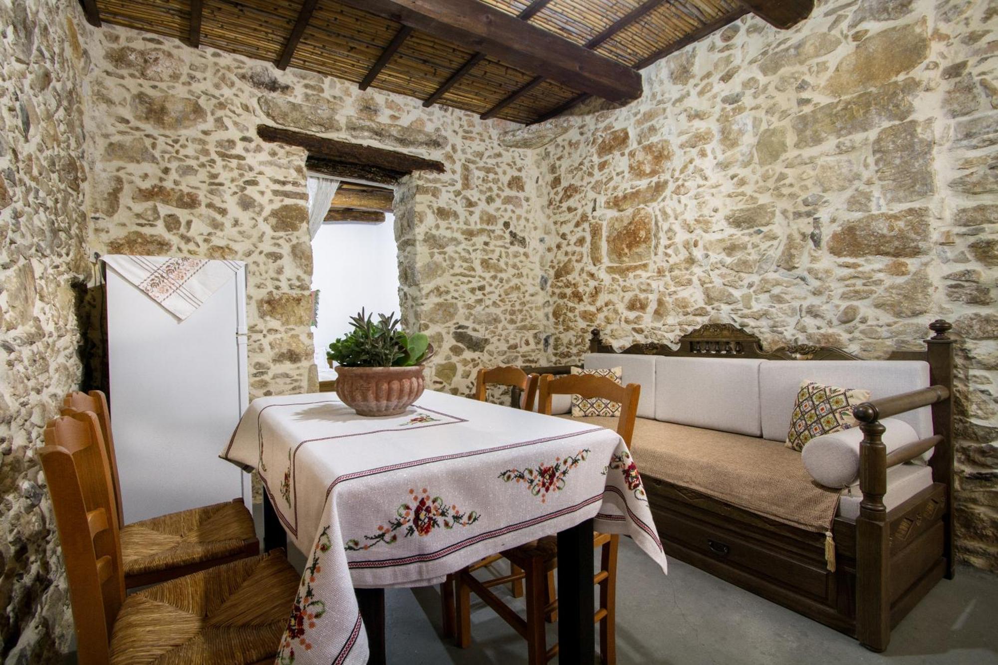 شقة Sofiana'S Garden Retreat With Private Pool Dhrapaniás المظهر الخارجي الصورة
