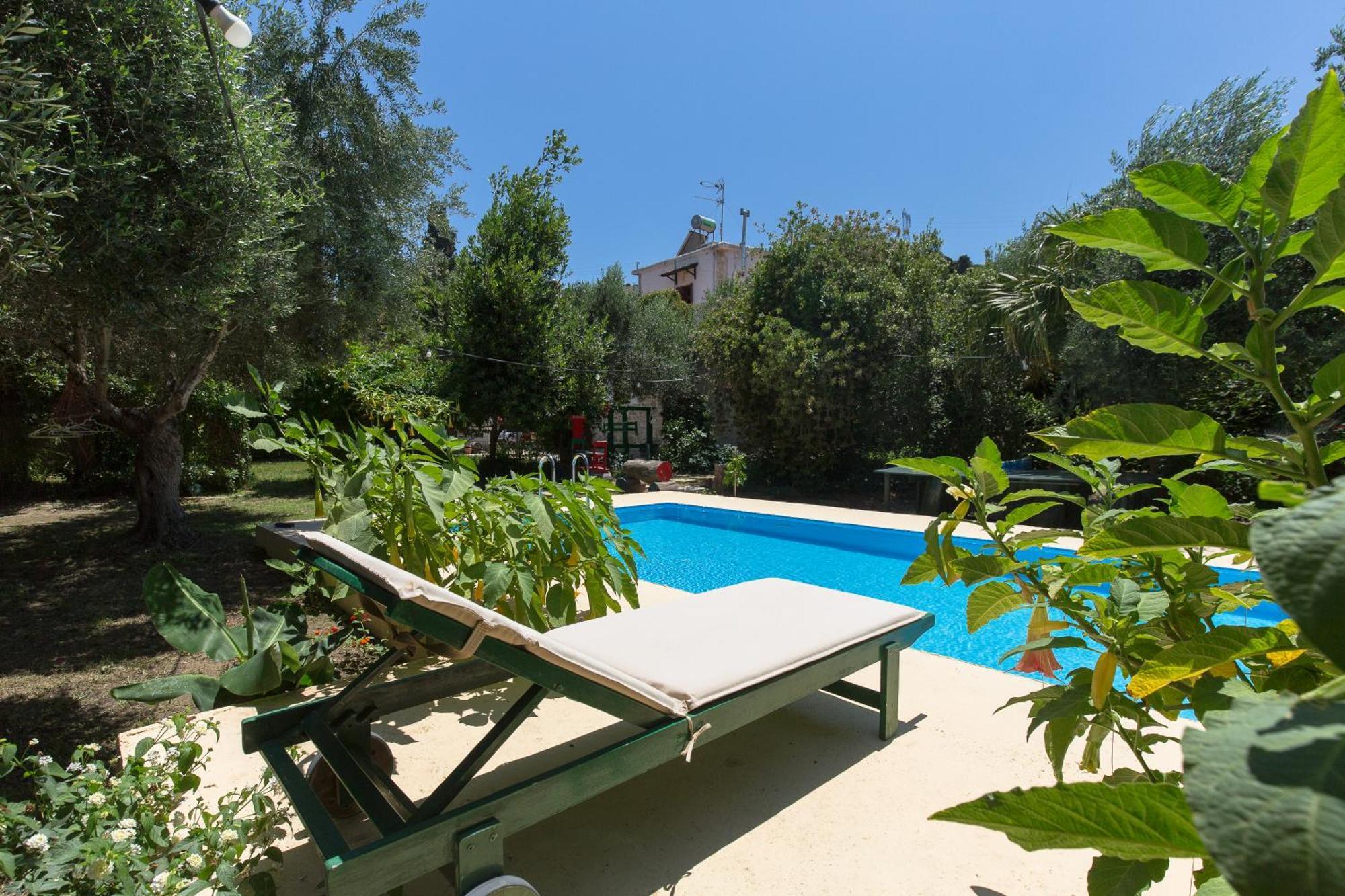 شقة Sofiana'S Garden Retreat With Private Pool Dhrapaniás المظهر الخارجي الصورة